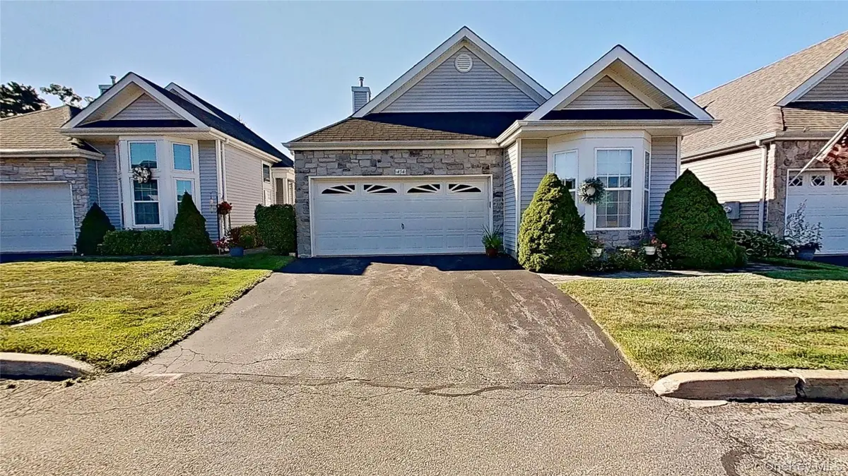 454 Leisure DR, Ridge, NY 11961