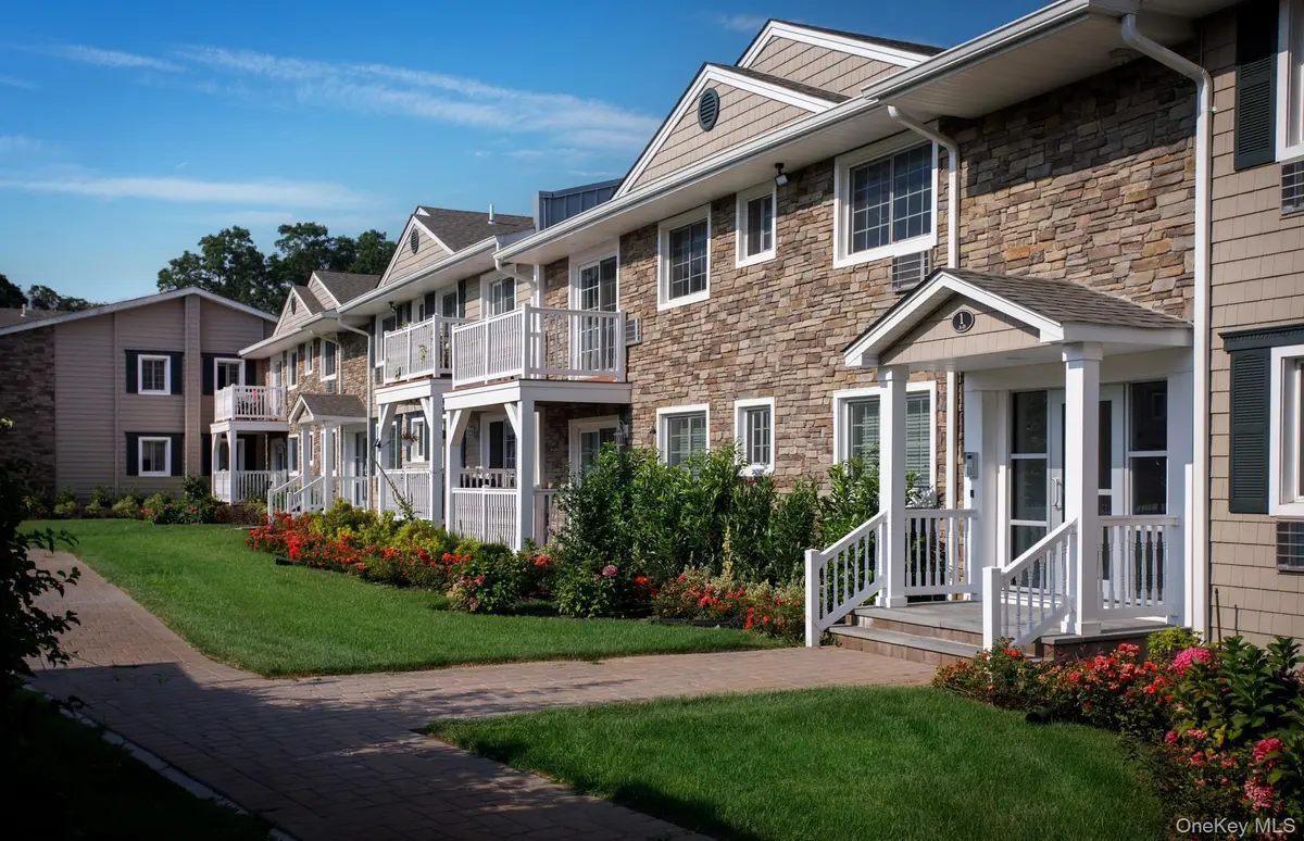 26 Williams BLVD #26-2c, Lake Grove, NY 11755
