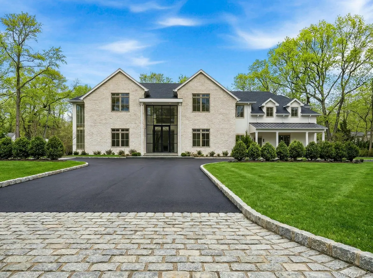 25 W Creek Farms RD, Sands Point, NY 11050