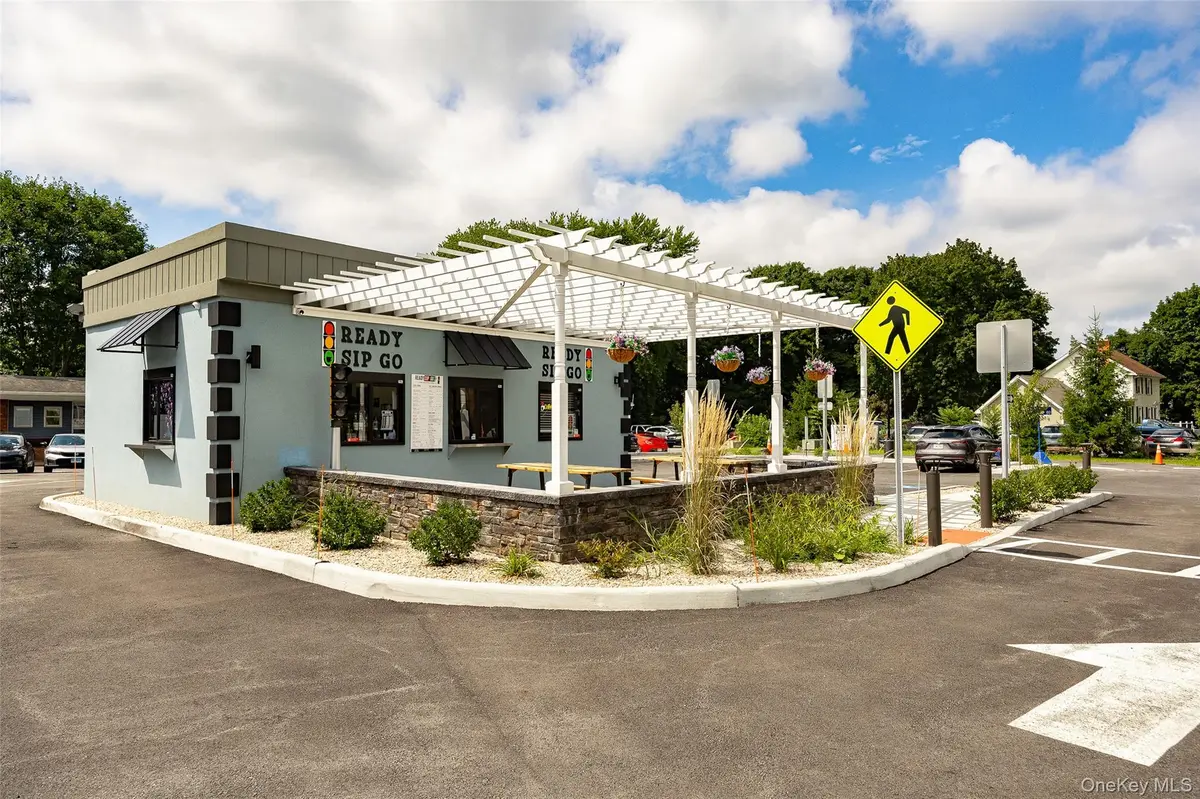 815-817 Violet AVE, Hyde Park, NY 12538