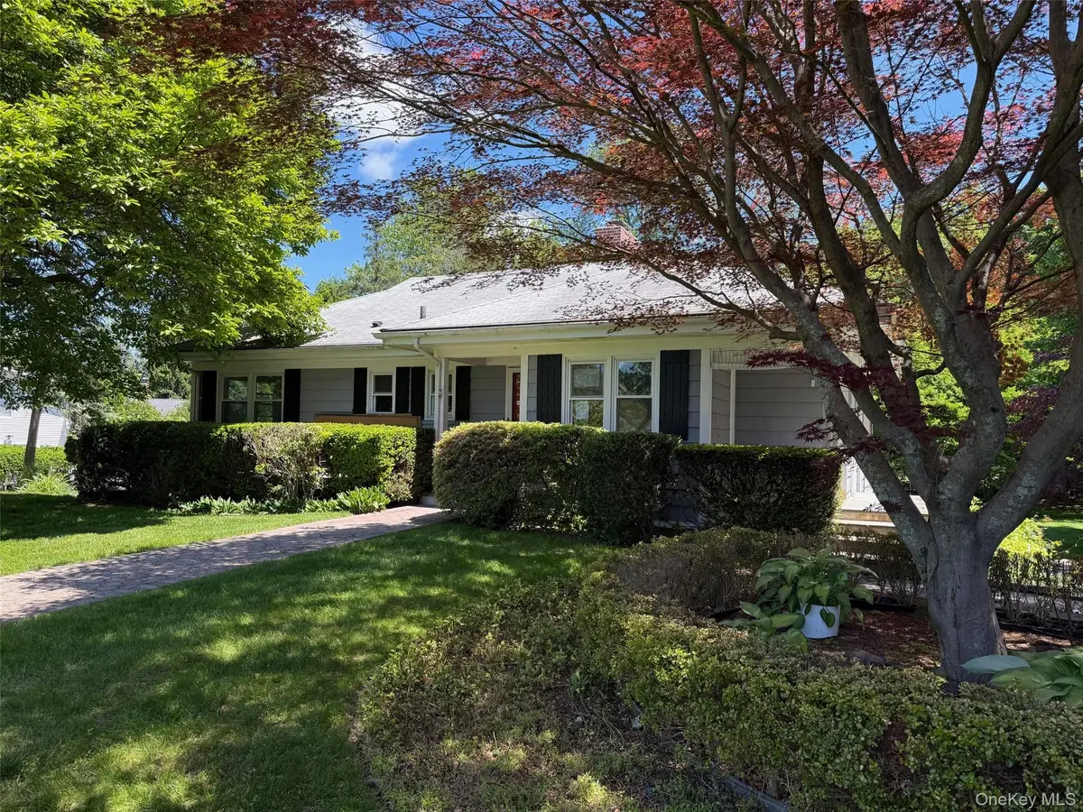 135 Worthington RD, White Plains, NY 10607