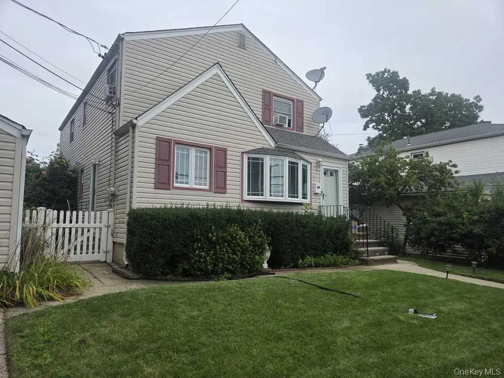 89 Winter ST #2, Lynbrook, NY 11563