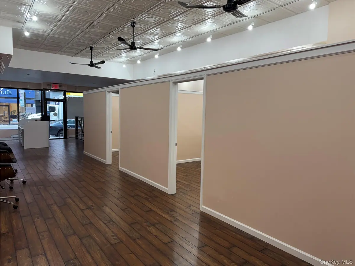 754 Manhattan Avenue #STORE, Brooklyn, NY 11222