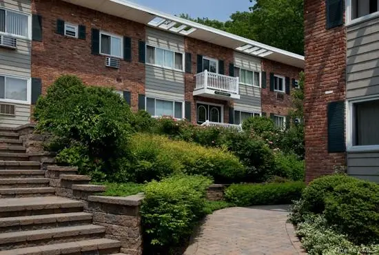 427 Main ST #427-E, Northport, NY 11768