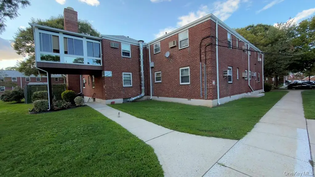 74-15 255th #B-2, Glen Oaks, NY 11004