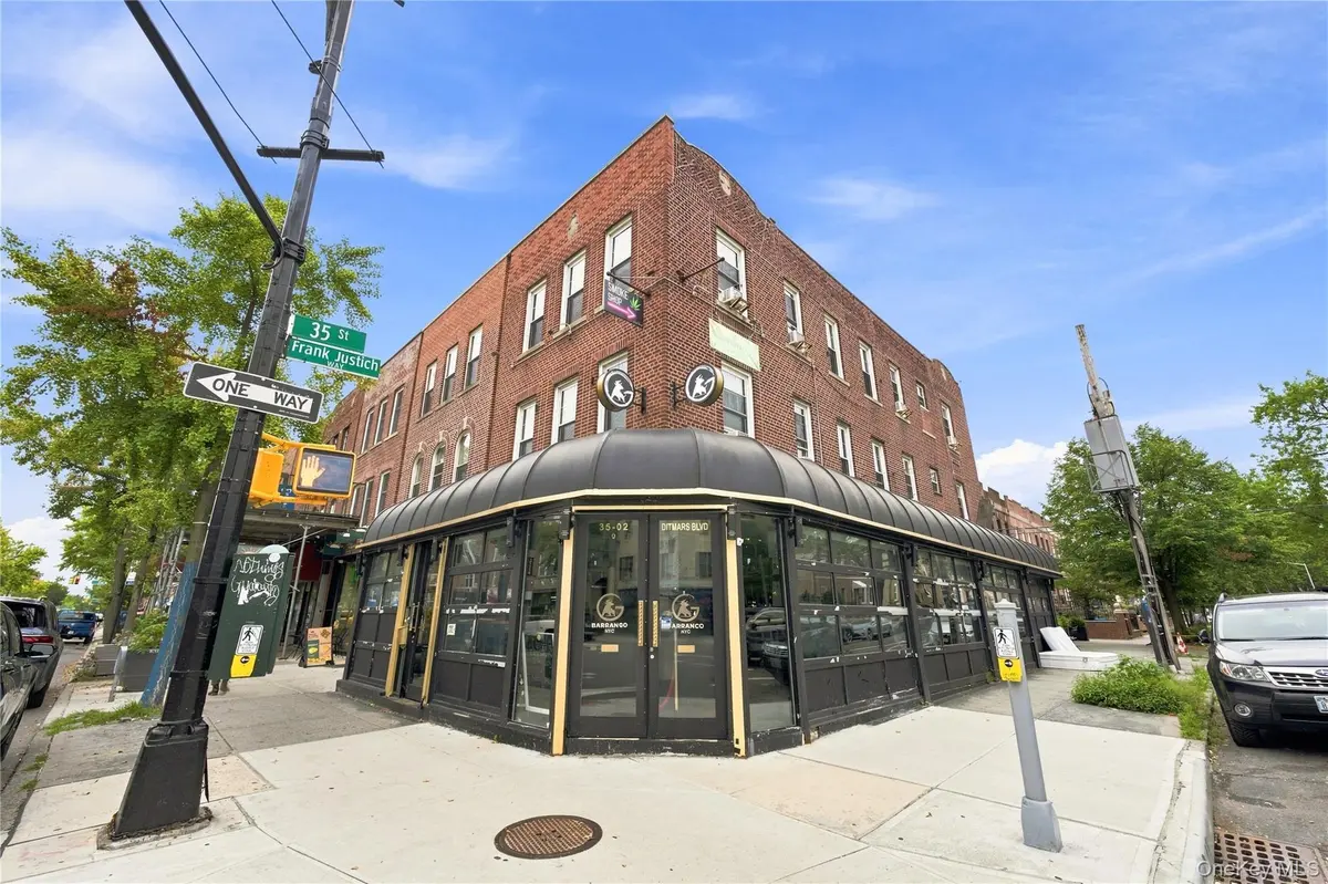 35-02 Ditmars BLVD #2FL, Astoria, NY 11105