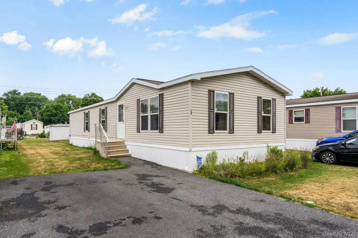 26 East AVE, Washingtonville, NY 10992