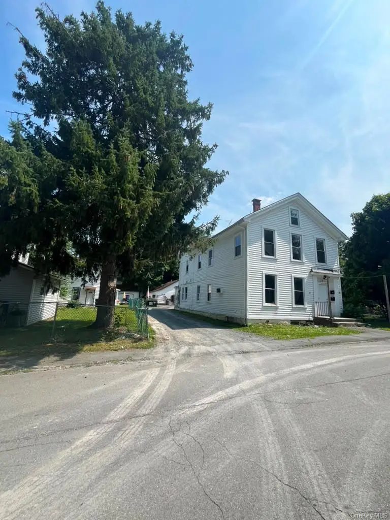 14 Park ST, Ellenville, NY 12428