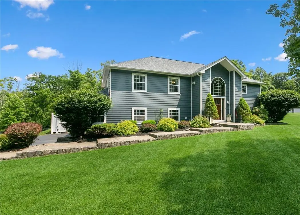 11 Frederiks LN, Mahopac, NY 10541