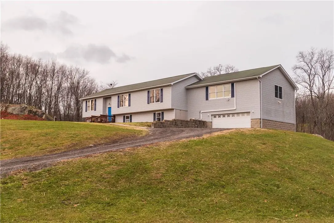 27 Paradise DR, Port Jervis, NY 12771