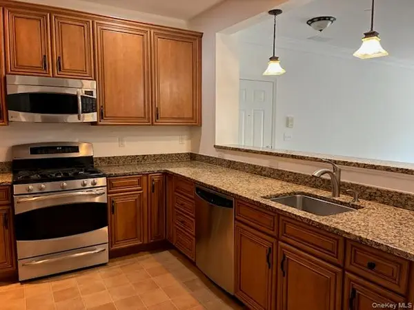 1115 Saratoga LN, Fishkill, NY 12524