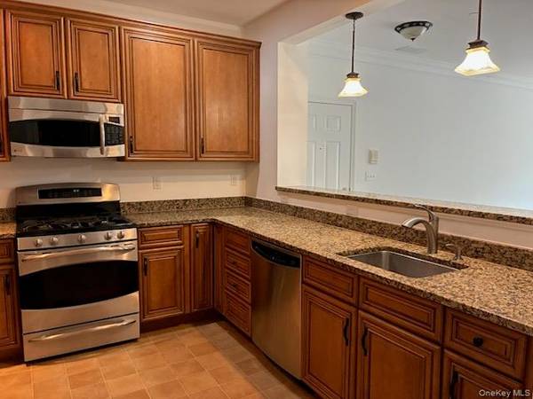 1115 Saratoga LN, Fishkill, NY 12524