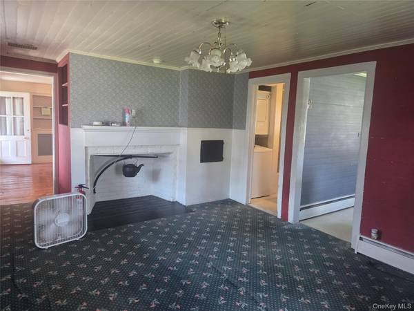 107 Eden AVE, Massapequa Park, NY 11762