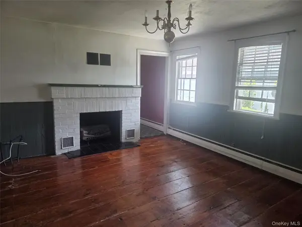 107 Eden AVE, Massapequa Park, NY 11762