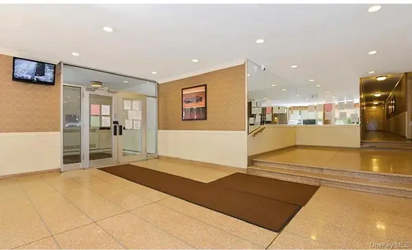 8111 45th AVE #5C, Elmhurst, NY 11373
