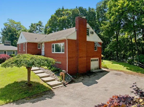 13 Osborne RD, Poughkeepsie, NY 12601