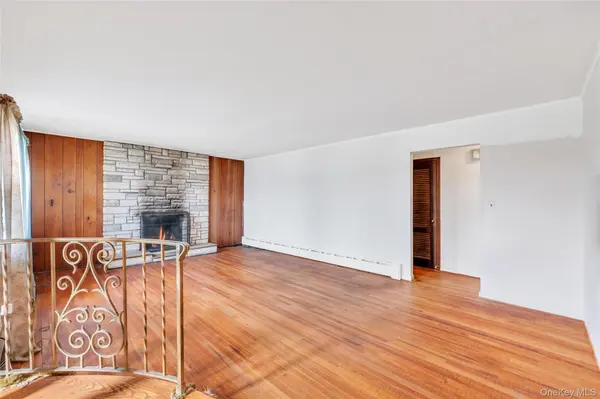 274 Johnson AVE, Sayville, NY 11782