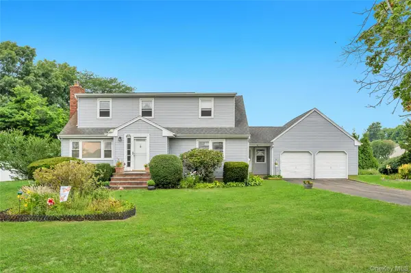 274 Johnson AVE, Sayville, NY 11782