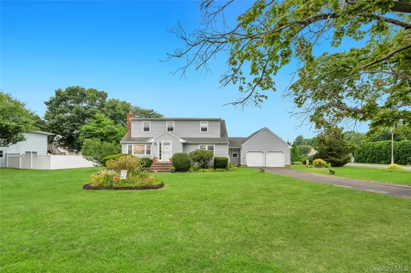 274 Johnson AVE, Sayville, NY 11782
