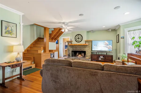 115 Cedar AVE, Patchogue, NY 11772
