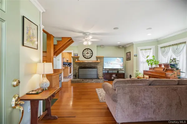 115 Cedar AVE, Patchogue, NY 11772