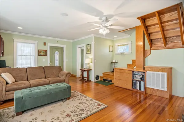 115 Cedar AVE, Patchogue, NY 11772