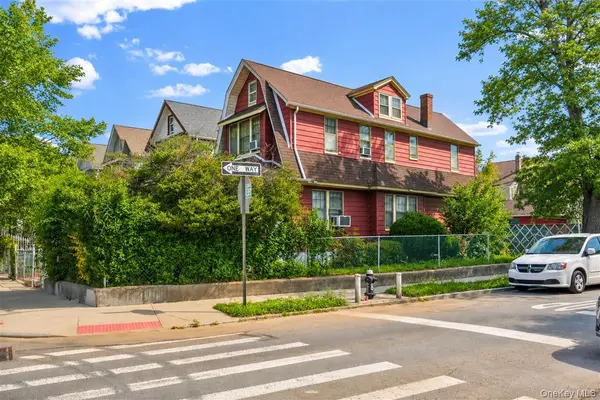 88-49 185th ST, Hollis, NY 11423