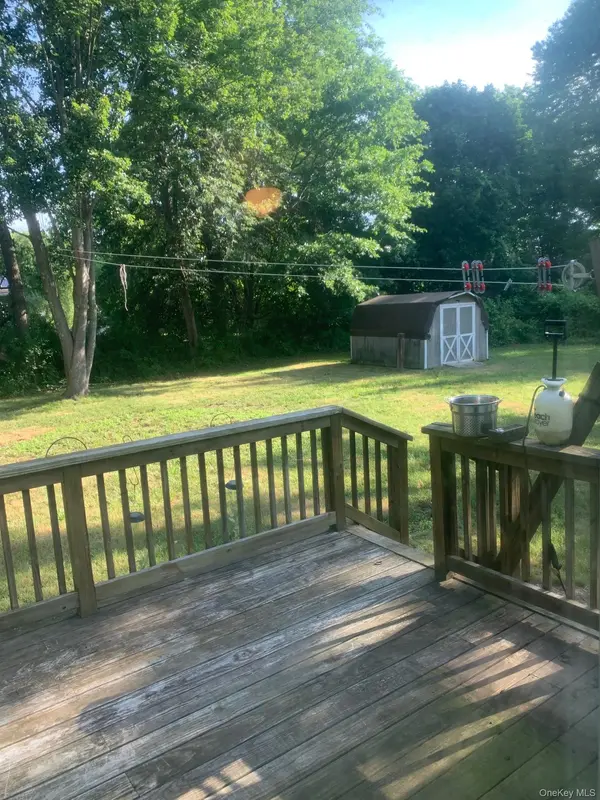 79 Cambridge DR, Red Hook, NY 12571