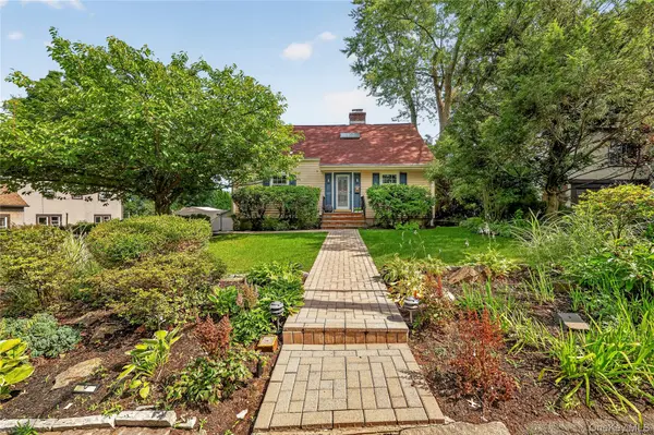 67 Topland RD, White Plains, NY 10605