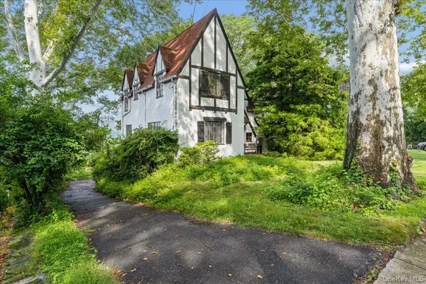 43 Pinecrest Pkwy, Hastings-on-hudson, NY 10706
