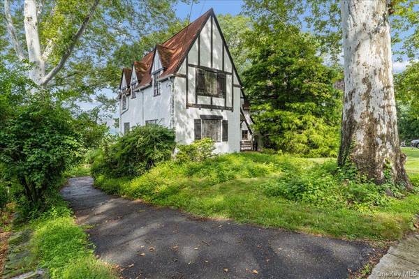 43 Pinecrest Pkwy, Hastings-on-hudson, NY 10706