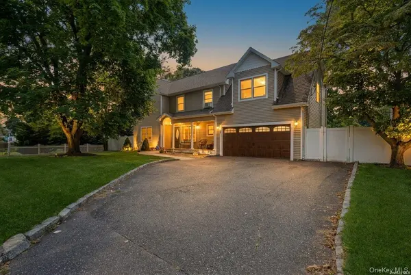 136 Mills Pond RD, Saint James, NY 11780