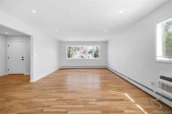580 E. Pine ST #East Side, Long Beach, NY 11561