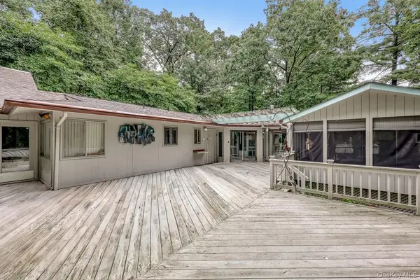 49 Halley DR, Pomona, NY 10970