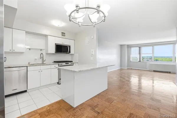 70-25 Yellowstone BLVD #15P, Forest Hills, NY 11375