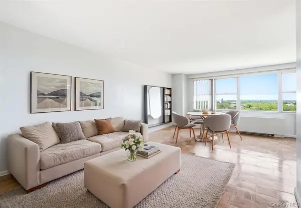 70-25 Yellowstone BLVD #15P, Forest Hills, NY 11375