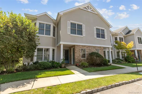 46 Miro PL #46, Port Washington, NY 11050