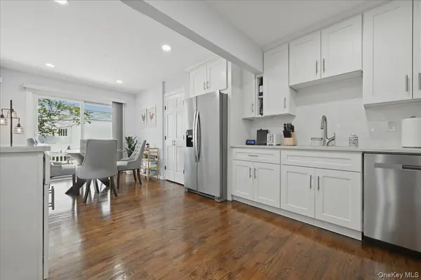 672 Anderson AVE, Franklin Square, NY 11010