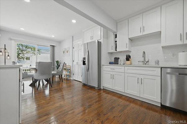 672 Anderson AVE, Franklin Square, NY 11010