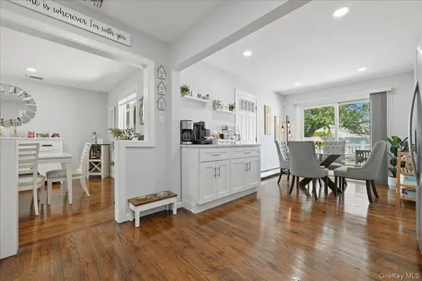 672 Anderson AVE, Franklin Square, NY 11010