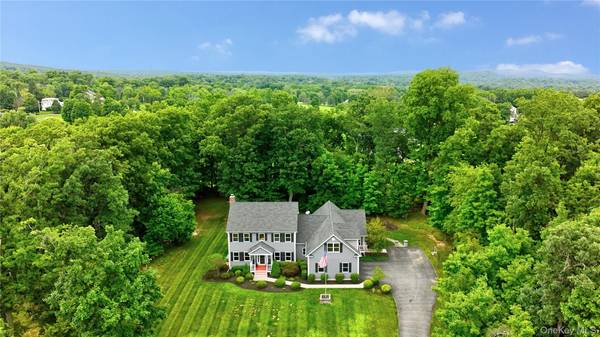 28 Hickory LN, Westtown, NY 10998
