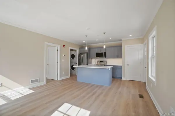 5 Edgemont RD #1, Katonah, NY 10536