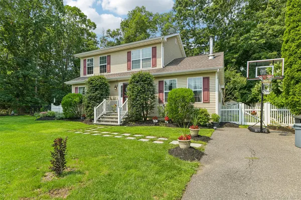 330 Harrison AVE, Miller Place, NY 11764