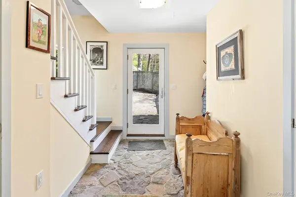 197 Two Holes Water RD, East Hampton, NY 11937