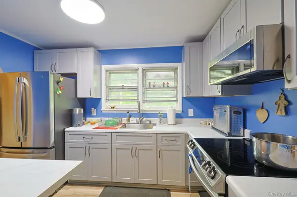 408 Field RD, Red Hook, NY 12571