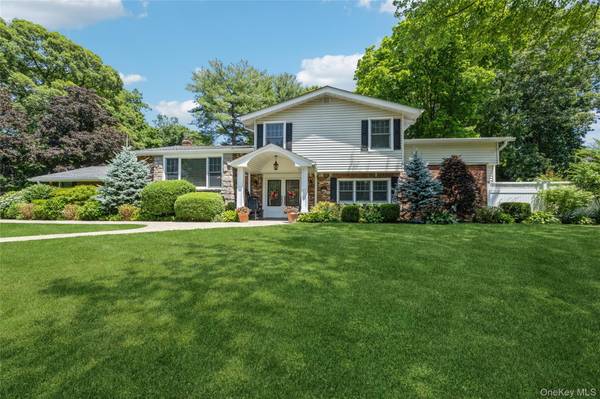 43 Viola DR, Glen Cove, NY 11542