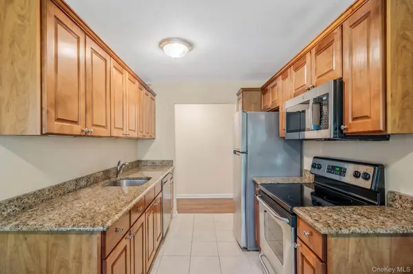 2449F Union BLVD #9B, Islip, NY 11751