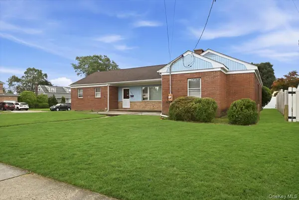2726 Cypress AVE, East Meadow, NY 11554