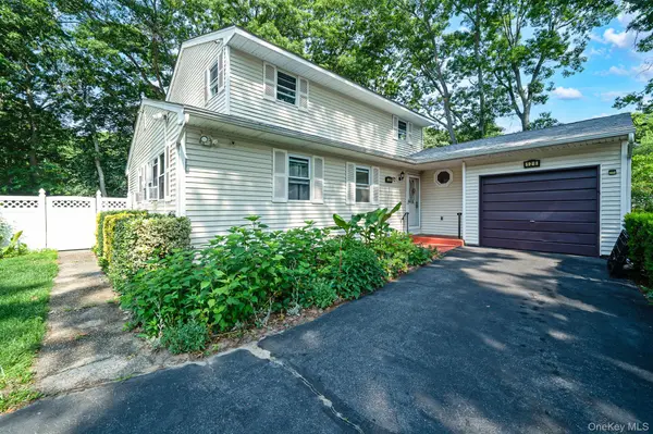 128 Avenue B, Holbrook, NY 11741