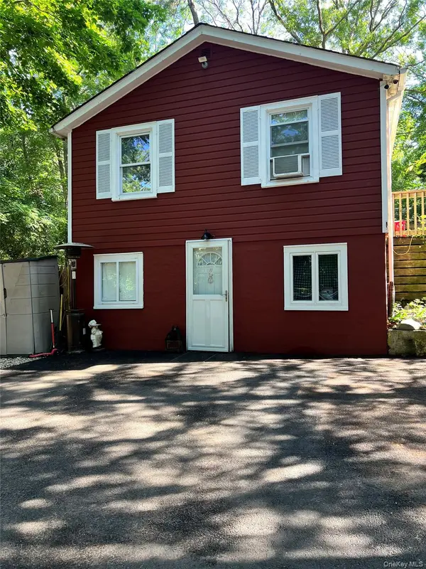 11 Primrose PATH, Manorville, NY 11949